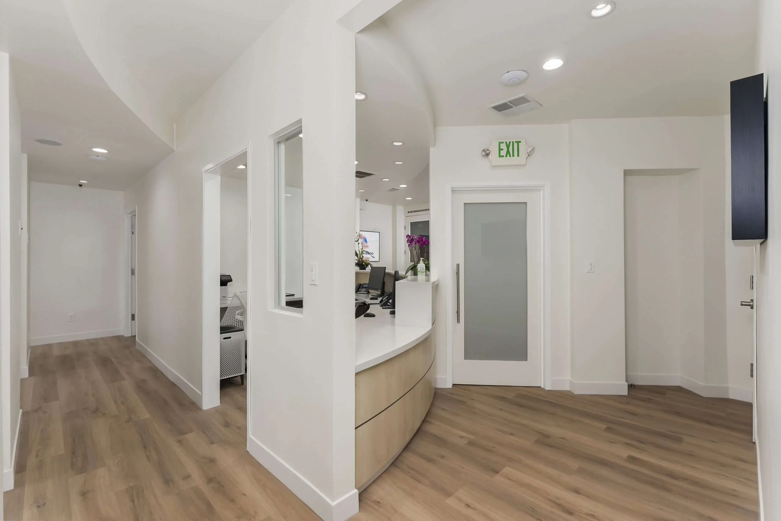 A modern operatory with chairside monitor at Ocean Endodontics